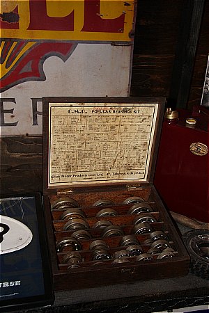 GARAGE RETAIL BEARING DISPLAY - click to enlarge